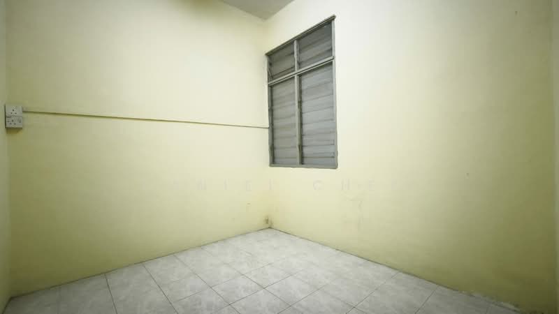 Rumah Teres 2-Tingkat untuk Dijual di Taman Mewah Bercham (Ipoh) - Daniel Chee - Downstair Bedroom - PropertyGuru.com.my