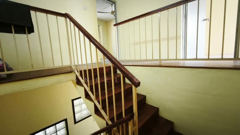 Rumah Teres 2-Tingkat untuk Dijual di Taman Mewah Bercham (Ipoh) - Daniel Chee - Stair - PropertyGuru.com.my