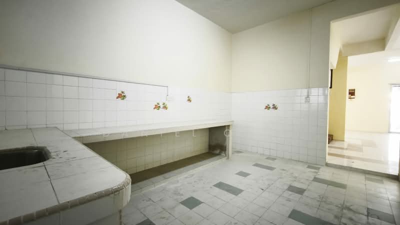 Rumah Teres 2-Tingkat untuk Dijual di Taman Mewah Bercham (Ipoh) - Daniel Chee - Dry Kitchen - PropertyGuru.com.my
