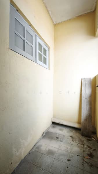 Rumah Teres 2-Tingkat untuk Dijual di Taman Mewah Bercham (Ipoh) - Daniel Chee - Master Bedroom Balcony - PropertyGuru.com.my