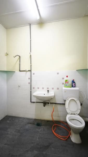 Rumah Teres 2-Tingkat untuk Dijual di Taman Mewah Bercham (Ipoh) - Daniel Chee - Master Bathroom - PropertyGuru.com.my
