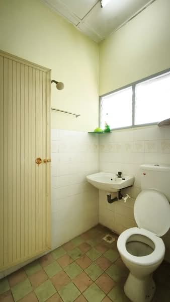 Rumah Teres 2-Tingkat untuk Dijual di Taman Mewah Bercham (Ipoh) - Daniel Chee - Share Bathroom - PropertyGuru.com.my