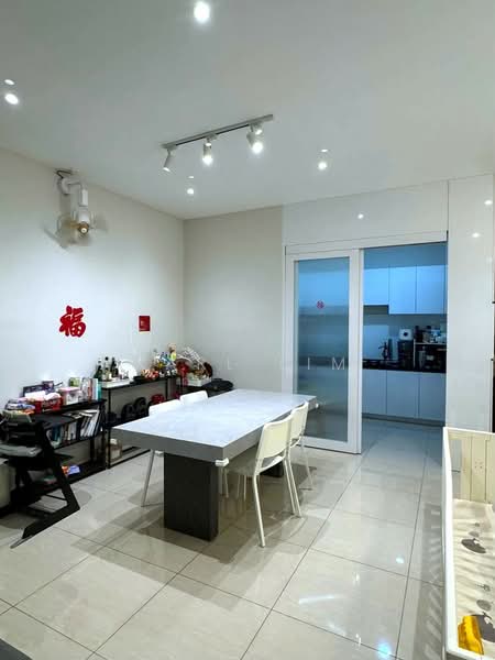 Kediaman Servis untuk Dijual di Molek Regency - Karl Lim - Dining Room - PropertyGuru.com.my