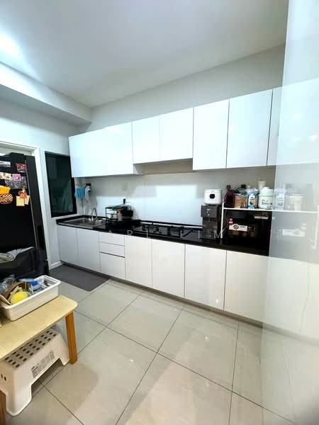 Kediaman Servis untuk Dijual di Molek Regency - Karl Lim - Kitchen - PropertyGuru.com.my
