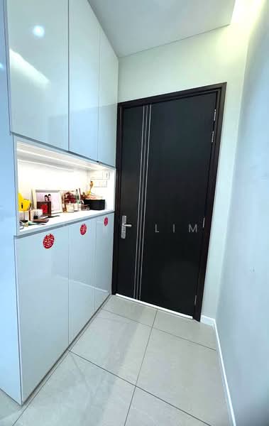 Kediaman Servis untuk Dijual di Molek Regency - Karl Lim - Entrance - PropertyGuru.com.my