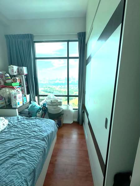 Kediaman Servis untuk Dijual di Molek Regency - Karl Lim - Bedroom - PropertyGuru.com.my