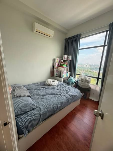 Kediaman Servis untuk Dijual di Molek Regency - Karl Lim - Bedroom - PropertyGuru.com.my