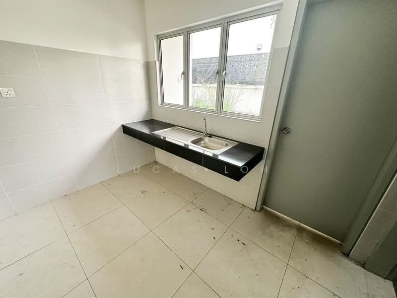 Semi-Detached House for Sale in Bandar Seri Coalfields (Sungai Buloh) - Lucas Loh - Kitchen - PropertyGuru.com.my