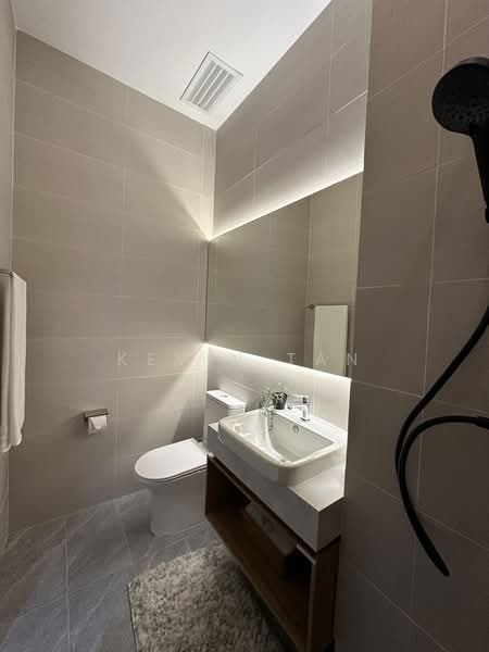 Kediaman Servis untuk Dijual di Summer Suites - Residensi Bukit Meldrum - Kevin Tan - Bathroom - PropertyGuru.com.my