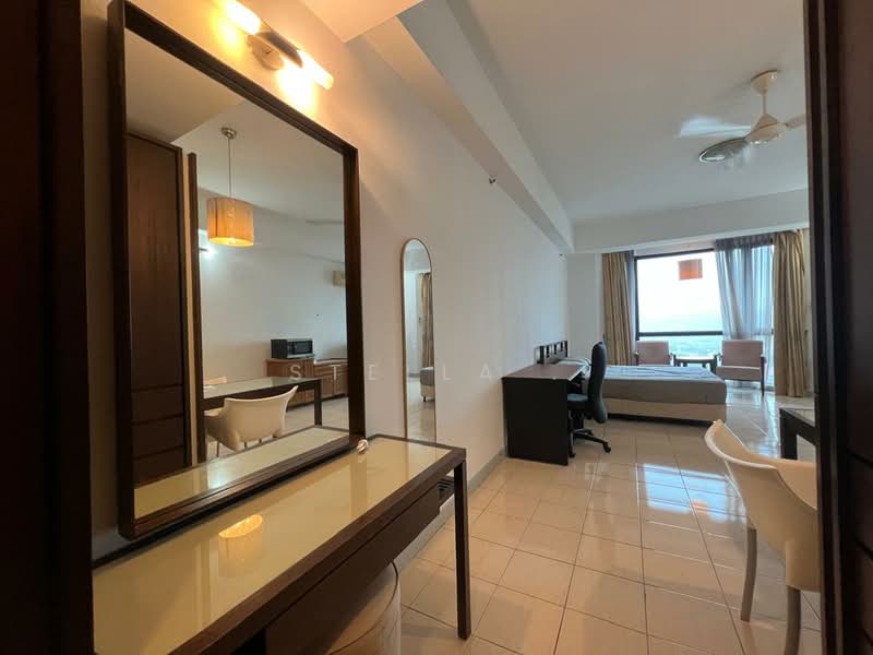 Kediaman Servis untuk Dijual di Amcorp Serviced Suites - Stella . - Bedroom - PropertyGuru.com.my