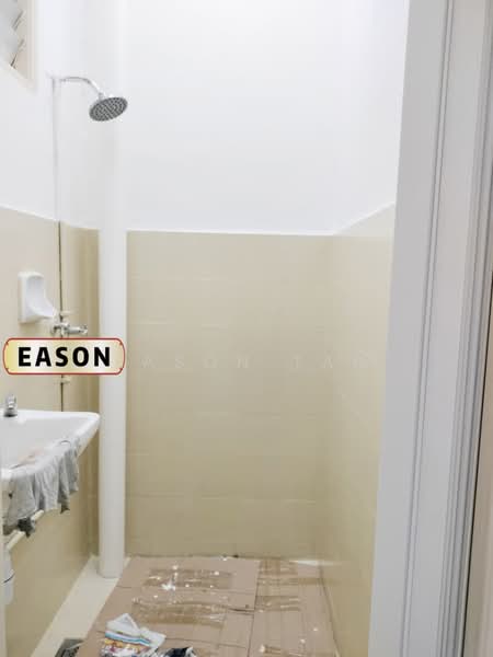 Apartment for Rent at Seri Semarak Apartment - Eason Tan - Bathroom - PropertyGuru.com.my