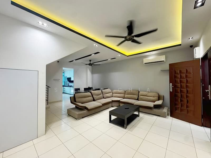 2.5-storey Terraced House for Rent in Taman Scientex Senai (Senai) - Stella Chia - Living Room - PropertyGuru.com.my