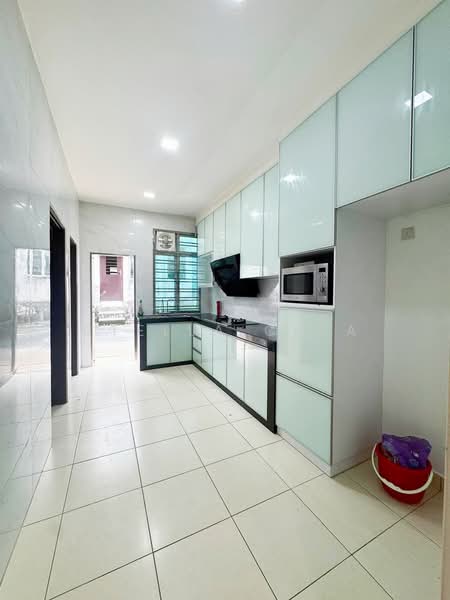 2.5-storey Terraced House for Rent in Taman Scientex Senai (Senai) - Stella Chia - Kitchen - PropertyGuru.com.my