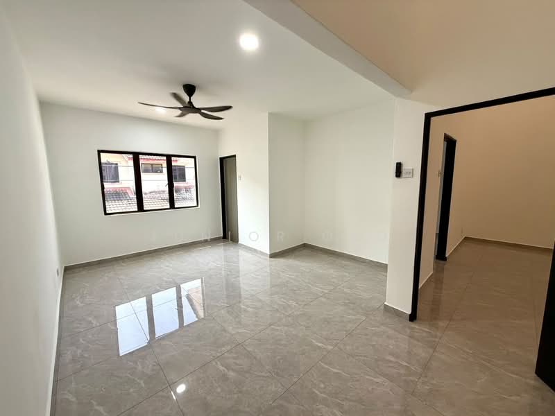 2-storey Terraced House for Sale in Bandar Country Homes (Rawang) - Junior Ong - Living Room - PropertyGuru.com.my