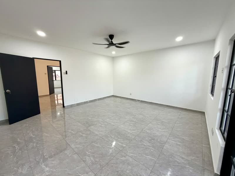 2-storey Terraced House for Sale in Bandar Country Homes (Rawang) - Junior Ong - Living Room - PropertyGuru.com.my
