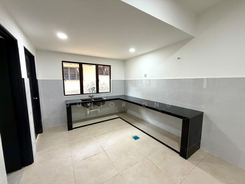 2-storey Terraced House for Sale in Bandar Country Homes (Rawang) - Junior Ong - Kitchen - PropertyGuru.com.my