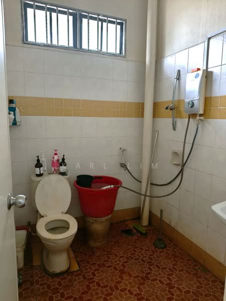 2-storey Terraced House for Sale in Taman Desa Tebrau (Tebrau) - Karl Lim - Bathroom - PropertyGuru.com.my
