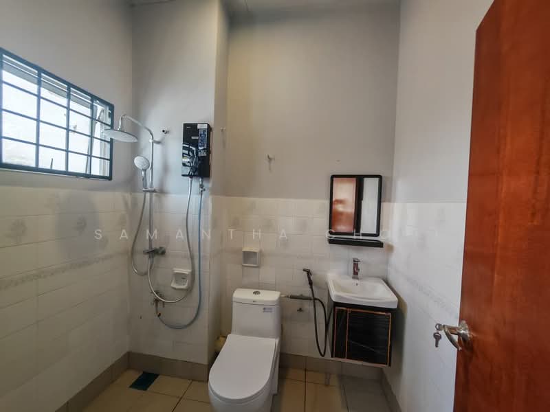 2-storey Terraced House for Rent in Bandar Kinrara Seksyen 1 (Bandar Kinrara) - Samantha Chooi - Bathroom - PropertyGuru.com.my