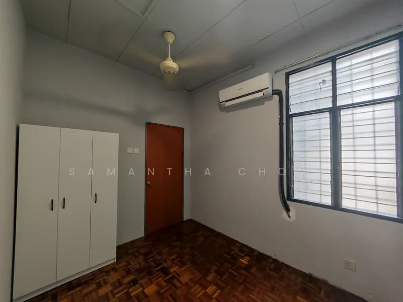 2-storey Terraced House for Rent in Bandar Kinrara Seksyen 1 (Bandar Kinrara) - Samantha Chooi - Bedroom - PropertyGuru.com.my