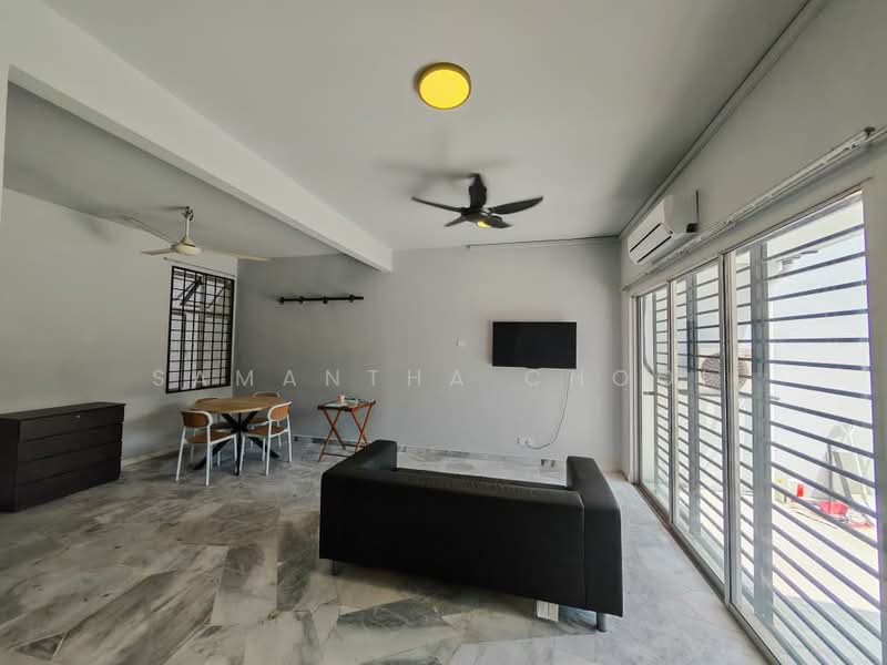 2-storey Terraced House for Rent in Bandar Kinrara Seksyen 1 (Bandar Kinrara) - Samantha Chooi - Living Room - PropertyGuru.com.my
