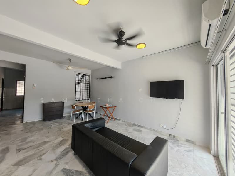 2-storey Terraced House for Rent in Bandar Kinrara Seksyen 1 (Bandar Kinrara) - Samantha Chooi - Living Room - PropertyGuru.com.my