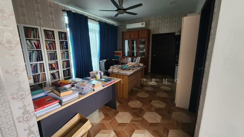 Bungalow House untuk Dijual di Taman Sungai Jelok (Kajang) - Valerie Tang - Study - PropertyGuru.com.my