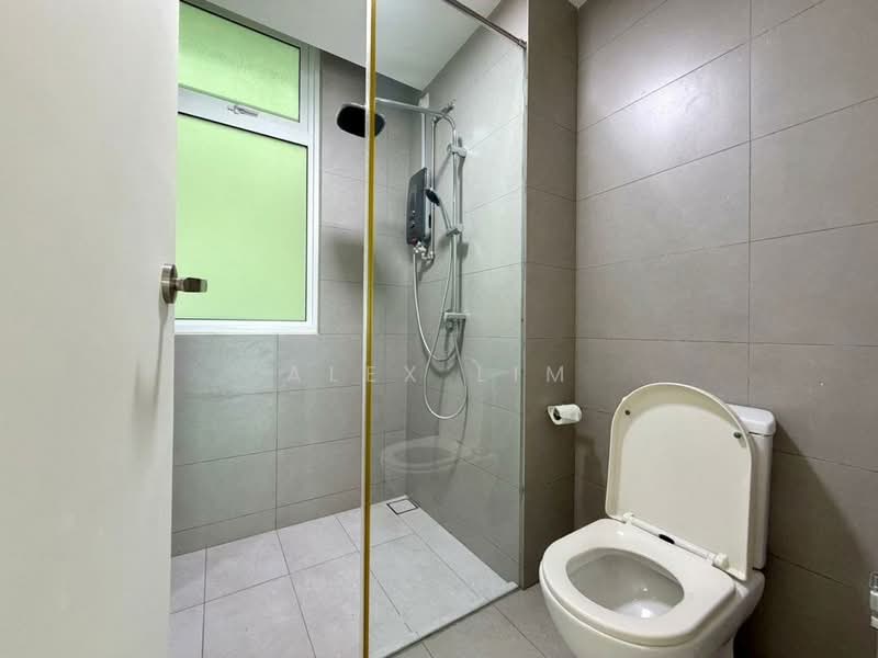 Kondominium untuk Disewa di Ferringhi Residence 2 - Alex Lim - Bathroom - PropertyGuru.com.my