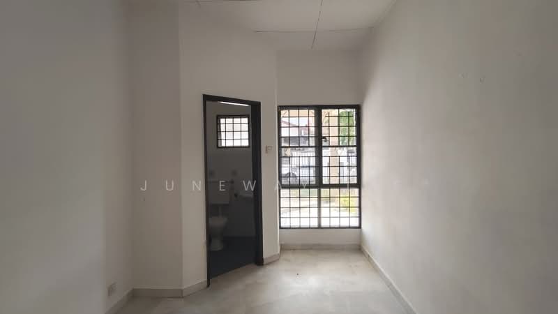 Rumah Teres 1-Tingkat untuk Dijual di Kajang (Selangor) - Juneway Lee - Bathroom - PropertyGuru.com.my