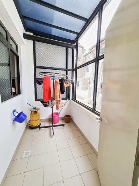 Rumah Teres 2-Tingkat untuk Dijual di Ijok (Selangor) - Lucas Loh - Balcony - PropertyGuru.com.my