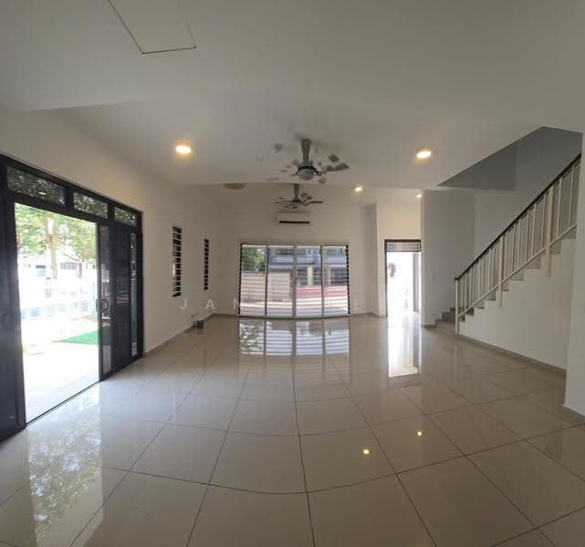 Semi-Detached House for Sale in Setia Ecohill (Semenyih) - Janie Lee - Living Room - PropertyGuru.com.my