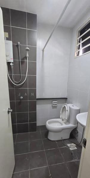 Semi-Detached House for Sale in Setia Ecohill (Semenyih) - Janie Lee - Bathroom - PropertyGuru.com.my