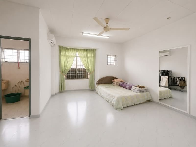 2-storey Terraced House for Sale in Taman Velox (Rawang) - David Lee - Bedroom - PropertyGuru.com.my