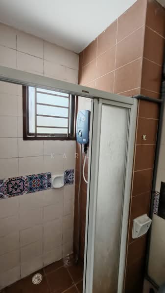 Rumah Bandar untuk Disewa di Bandar Sungai Long (Selangor) - Karl . - Bathroom - PropertyGuru.com.my