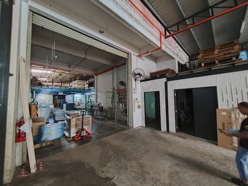 Kilang untuk Dijual di Taman Desa Cemerlang (Ulu Tiram) - Dovin Ler - Interior - PropertyGuru.com.my