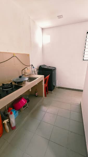 2-storey Terraced House for Sale in Bandar Seri Coalfields (Sungai Buloh) - Lucas Loh - Kitchen - PropertyGuru.com.my