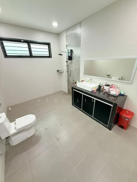 Rumah Teres 2-Tingkat untuk Dijual di Permas Jaya (Johor Bahru) - Karl Lim - Bathroom - PropertyGuru.com.my