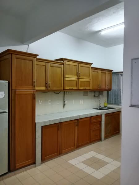 Rumah Teres 2-Tingkat untuk Disewa di Serdang (Seri Kembangan) - Melvin . - Kitchen - PropertyGuru.com.my