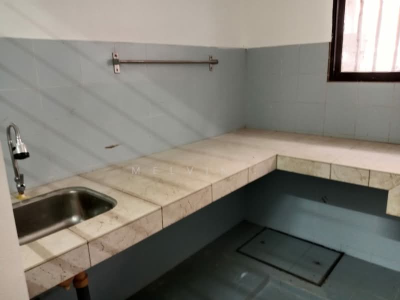 Rumah Teres 2-Tingkat untuk Disewa di Serdang (Seri Kembangan) - Melvin . - Kitchen - PropertyGuru.com.my
