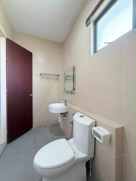 Rumah Berkembar untuk Disewa di East Ledang (Iskandar Puteri (Nusajaya)) - Jercy Ten - Bathroom - PropertyGuru.com.my