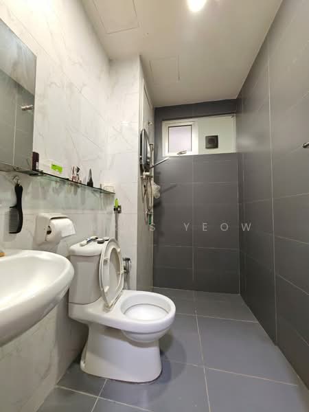 Pangsapuri untuk Dijual di Kalista 2 - Marcus Yeow - Bathroom - PropertyGuru.com.my