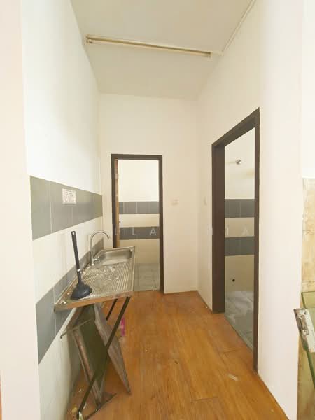 Shop / Office for Rent in Taman Setia Indah (Tebrau) - Stella Chia - Corridor - PropertyGuru.com.my