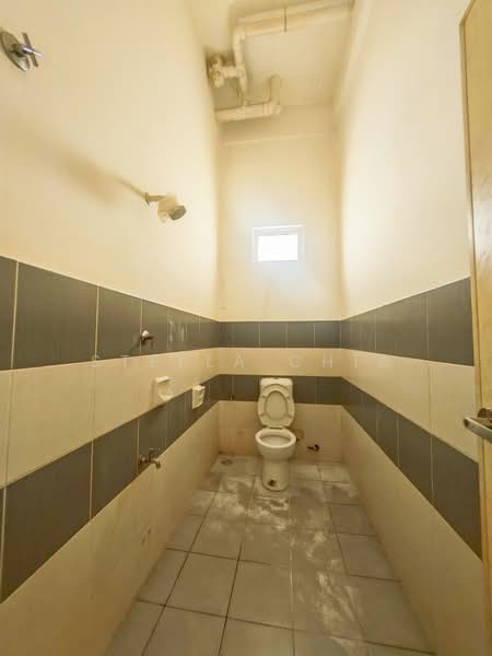 Shop / Office for Rent in Taman Setia Indah (Tebrau) - Stella Chia - Bathroom - PropertyGuru.com.my
