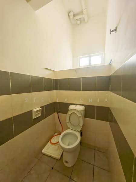 Shop / Office for Rent in Taman Setia Indah (Tebrau) - Stella Chia - Bathroom - PropertyGuru.com.my