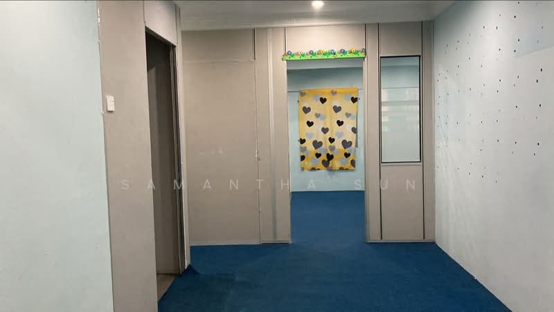 Shop / Office for Rent in Bukit Sentosa (Rawang) - Samantha Sun - Corridor - PropertyGuru.com.my