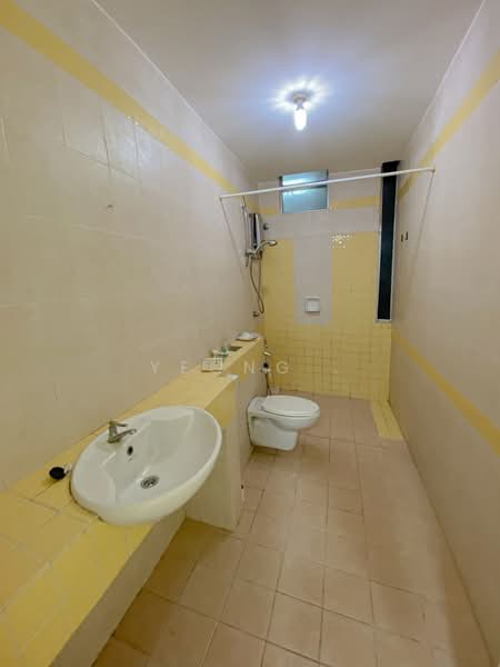 Rumah Bandar untuk Disewa di Cyber 11 (Cyberjaya) - Yeong . - Bathroom - PropertyGuru.com.my