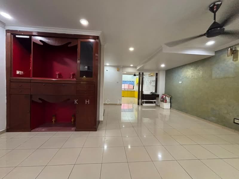 Rumah Teres 2-Tingkat untuk Dijual di Taman Raja Nong (Klang) - KH Chong - Living Room - PropertyGuru.com.my