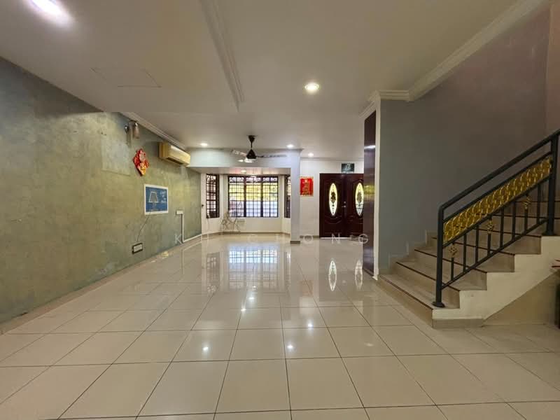 Rumah Teres 2-Tingkat untuk Dijual di Taman Raja Nong (Klang) - KH Chong - Living Room - PropertyGuru.com.my