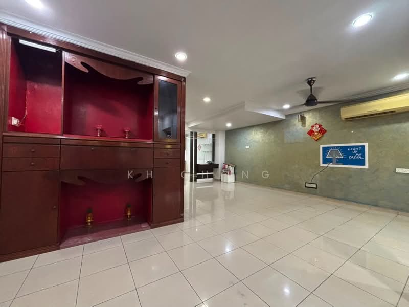 Rumah Teres 2-Tingkat untuk Dijual di Taman Raja Nong (Klang) - KH Chong - Living Room - PropertyGuru.com.my