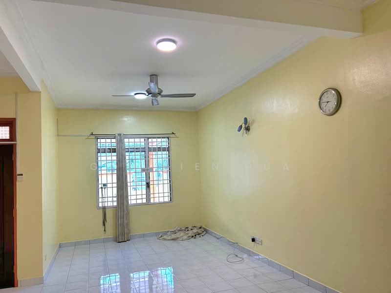 Rumah Teres 2-Tingkat untuk Dijual di Kota Kemuning (Shah Alam) - Goh Kien Hua - Living Room - PropertyGuru.com.my