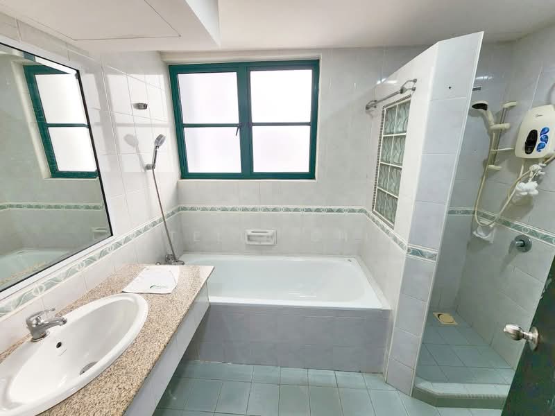 Kondominium untuk Disewa di The Straits View Condominium - Stella Chia - Bathroom - PropertyGuru.com.my